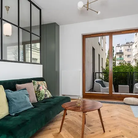 Lazienki Park, Sun & Snow Varsó